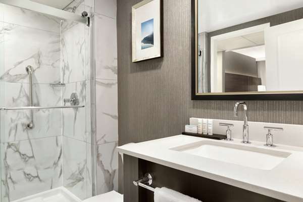 - Embassy Suites Montreal Airport Pointe Claire