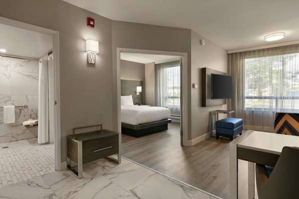  - Embassy Suites Montreal Airport Pointe Claire