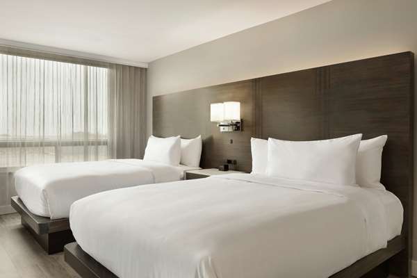  - Embassy Suites Montreal Airport Pointe Claire