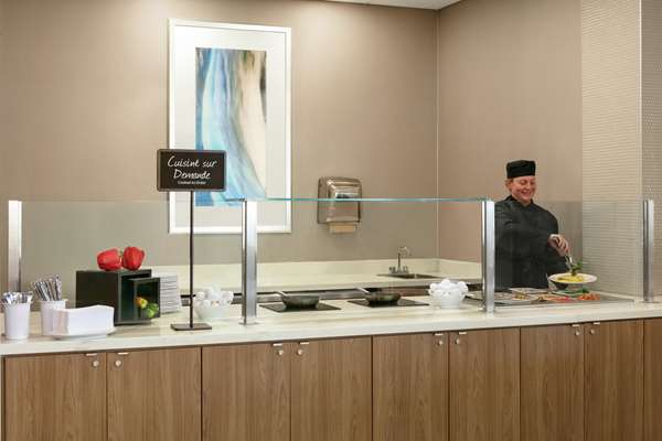 Restaurant - Embassy Suites Montreal Airport Pointe Claire