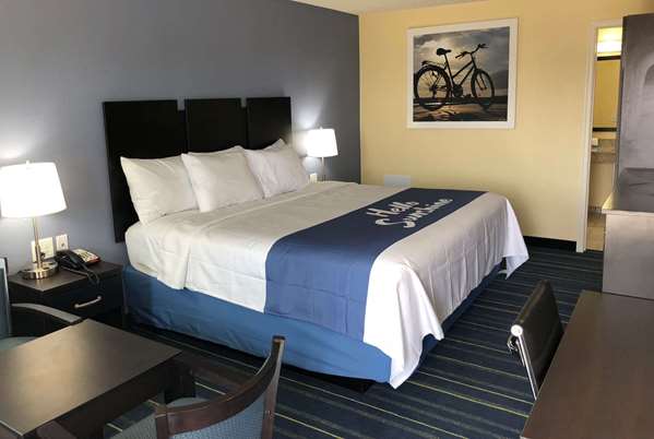  - Days Inn Charles Town