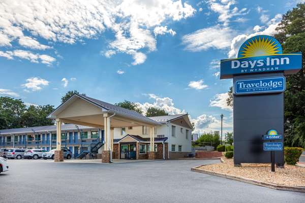 Exterior view - Days Inn Charles Town