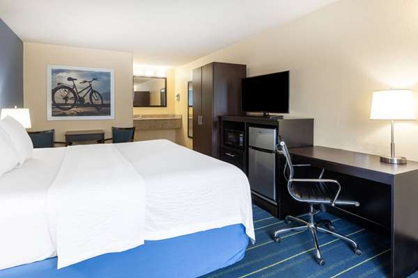  - Days Inn Charles Town