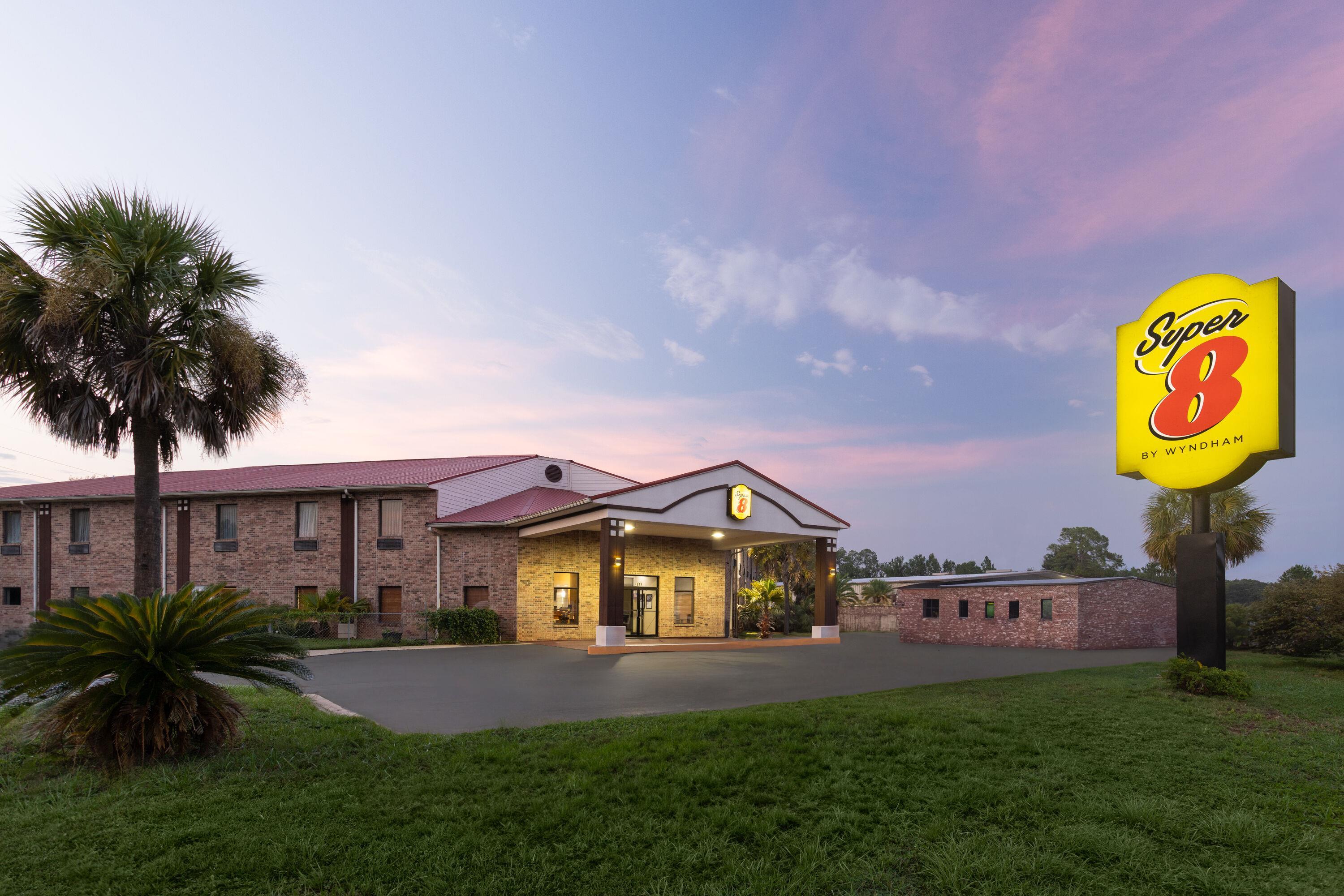 Exterior | Super 8 by Wyndham Pascagoula