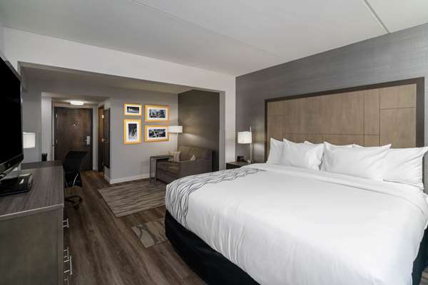  - La Quinta Inn & Suites Downtown North Raleigh - I-540, Exit 11