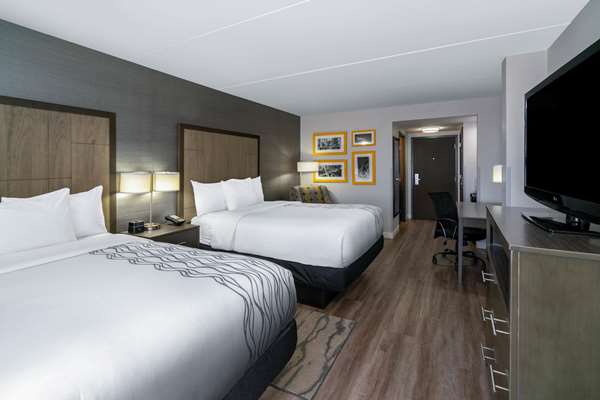  - La Quinta Inn & Suites Downtown North Raleigh - I-540, Exit 11