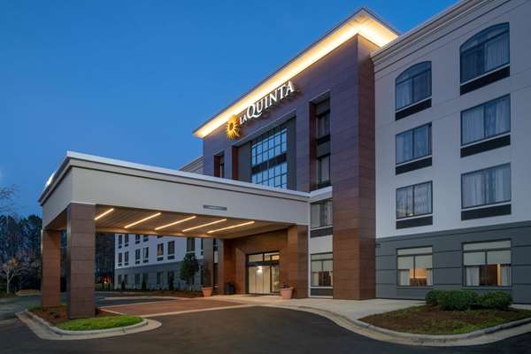 Exterior view - La Quinta Inn & Suites Downtown North Raleigh - I-540, Exit 11