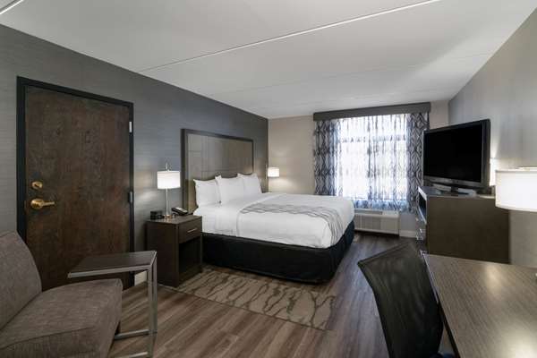  - La Quinta Inn & Suites Downtown North Raleigh - I-540, Exit 11