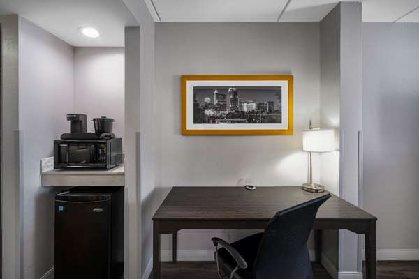  - La Quinta Inn & Suites Downtown North Raleigh - I-540, Exit 11