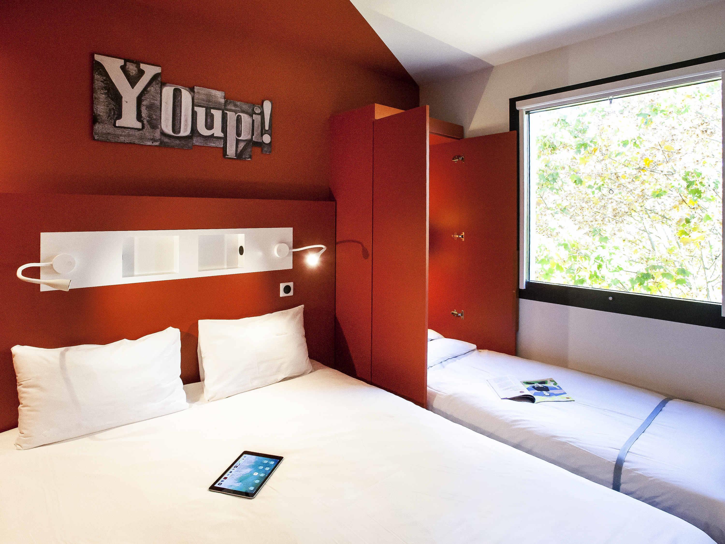 ibis budget Ch Room Type - TRIPLE ROOM with 1 double bed and 1 retractable bed
