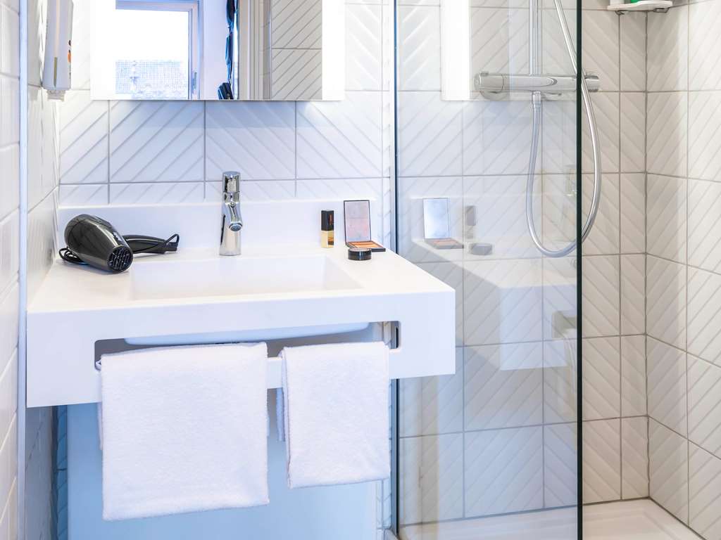 ibis Styles Sceaux Paris Sud - Tap to explore photos
