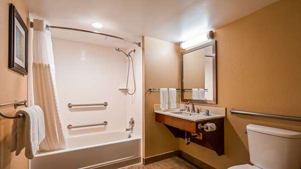  - Best Western Warren Hotel