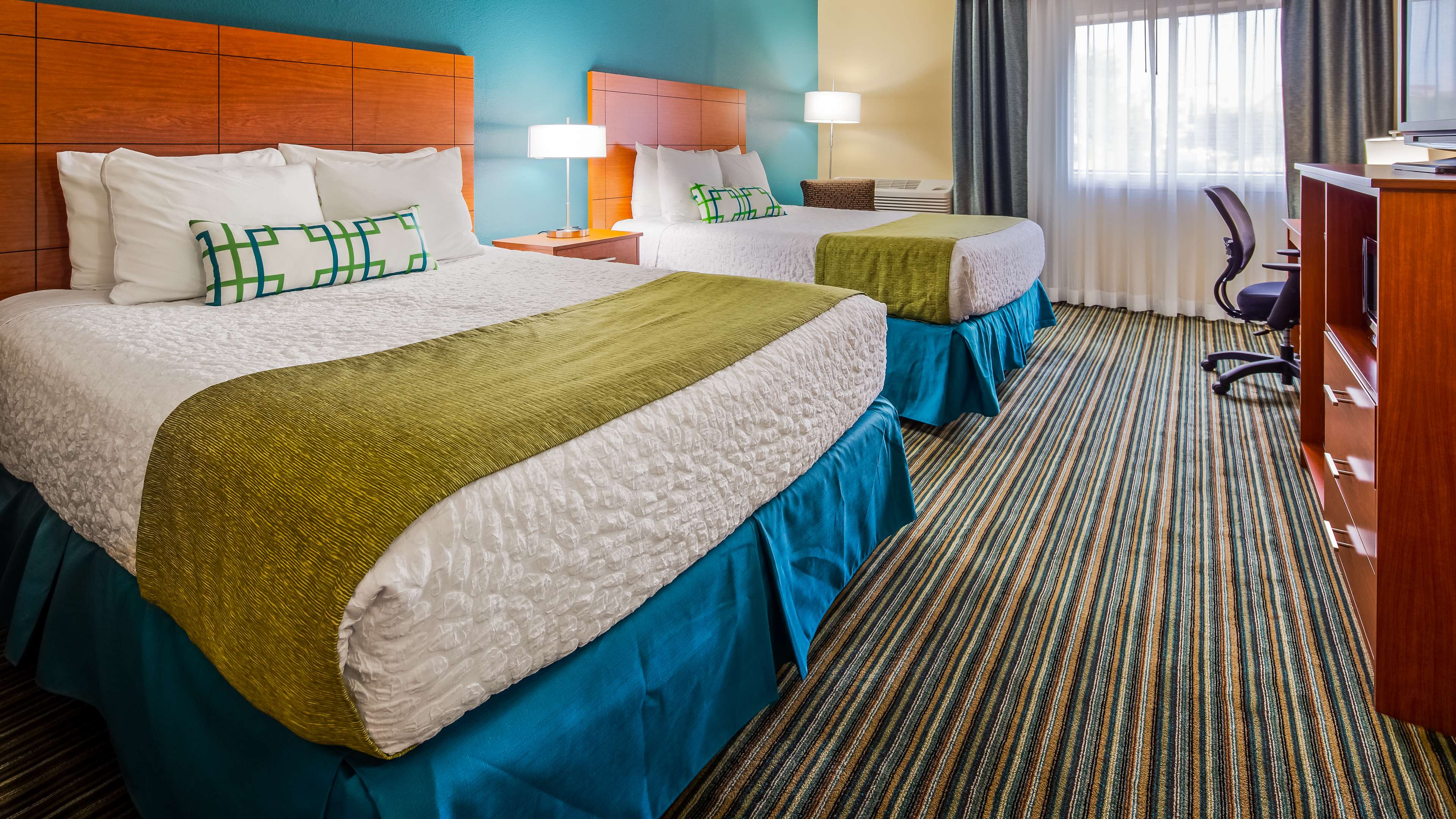 Best Western Warren Hotel - Tap to explore photos