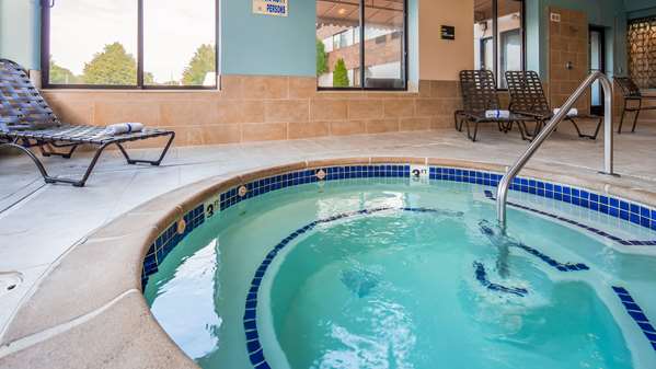 Pool - Best Western Warren Hotel