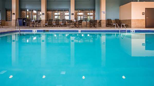 Pool - Best Western Warren Hotel