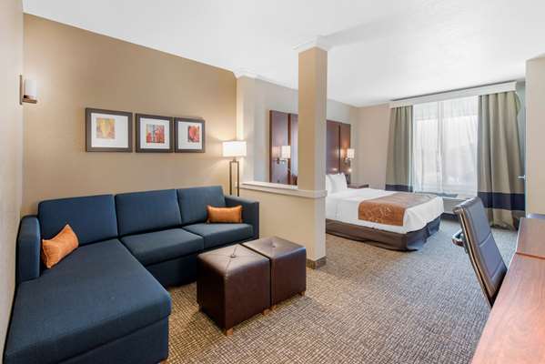 Suite - Comfort Suites Airport Denver