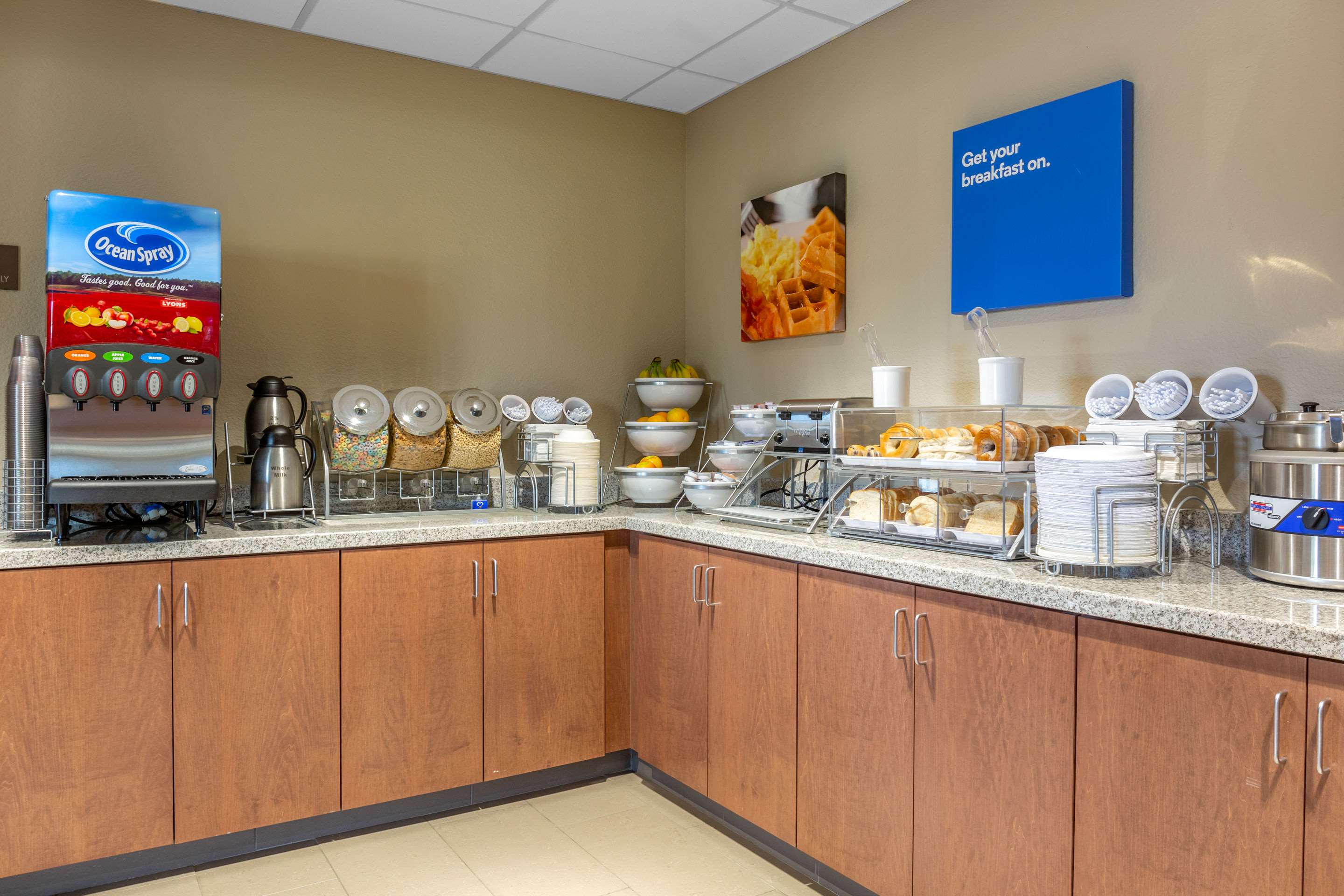 Breakfast area