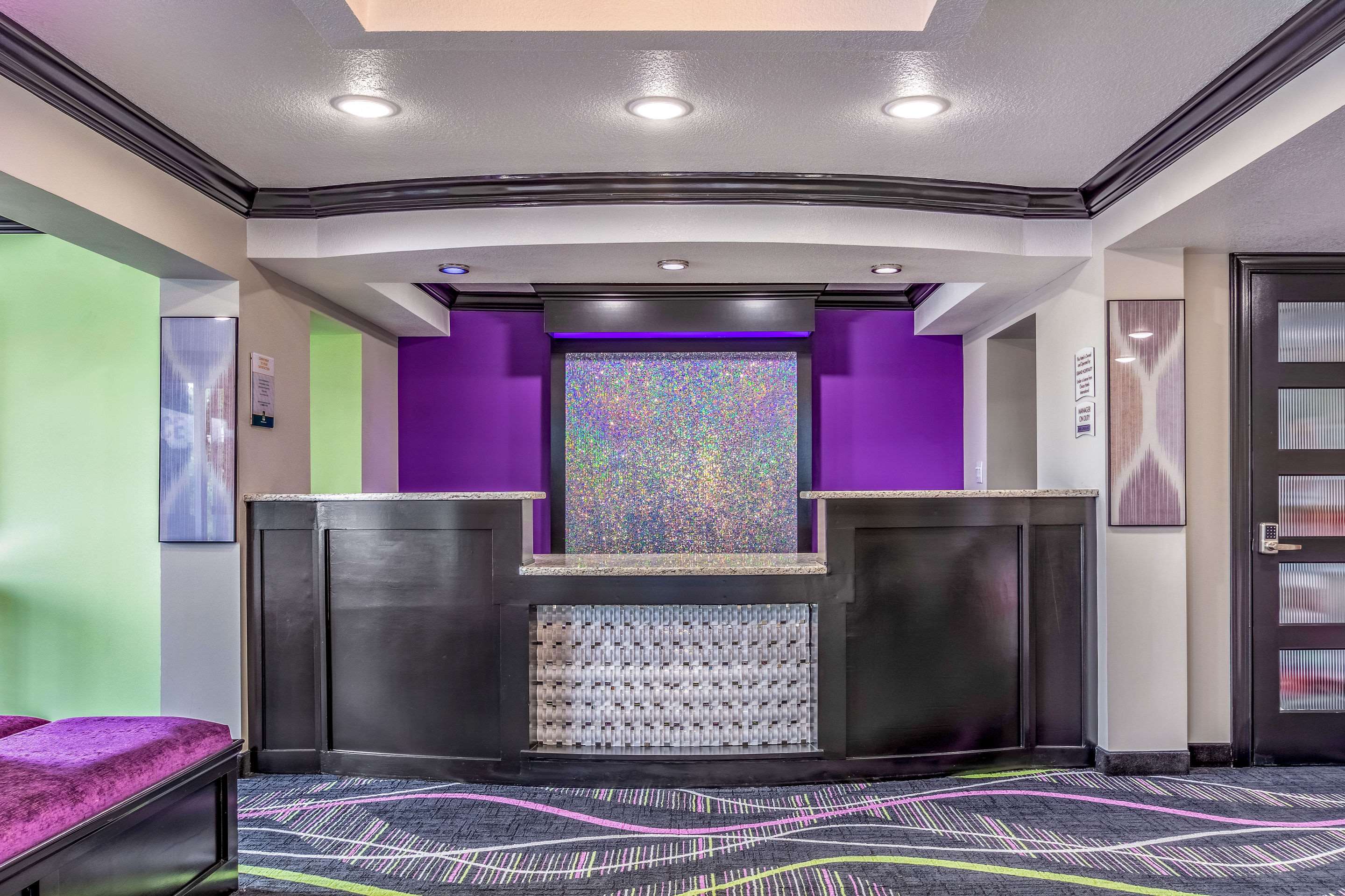 Front desk | Quality Inn