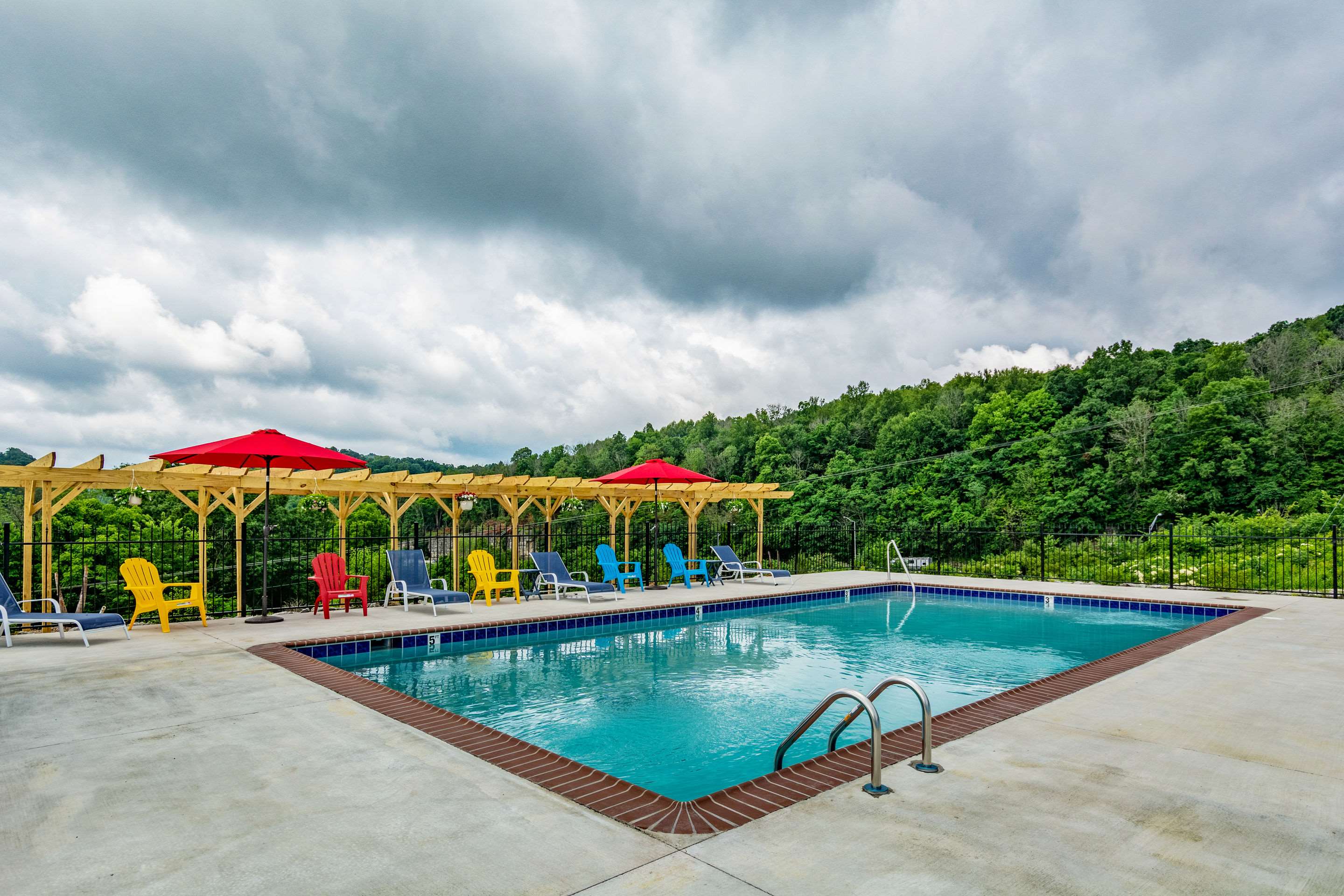 Outdoor pool | Quality Inn