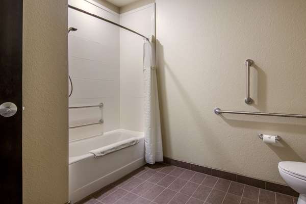 Suite - Comfort Suites Brunswick - I-71, Exit 226