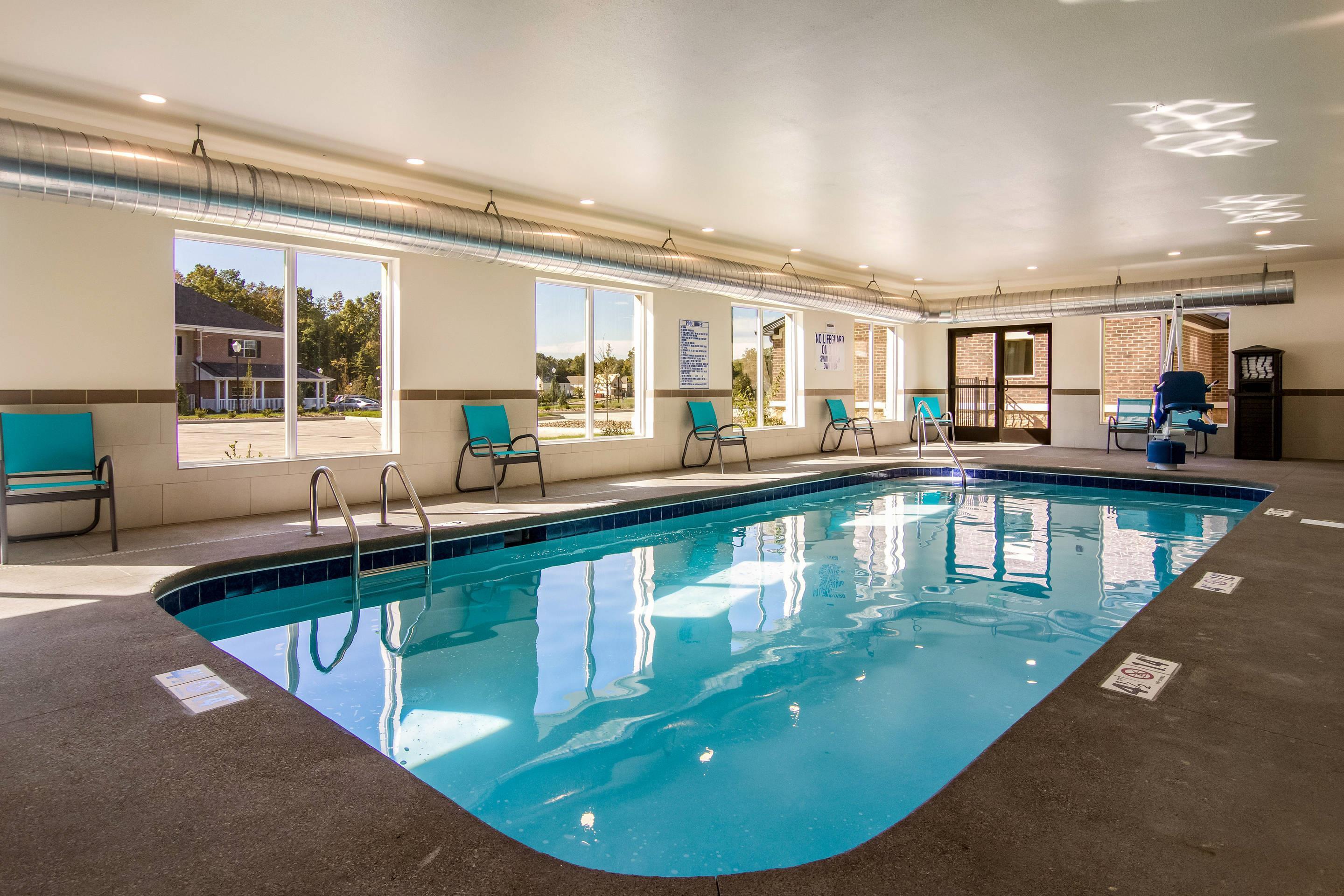 Indoor pool | Comfort Suites