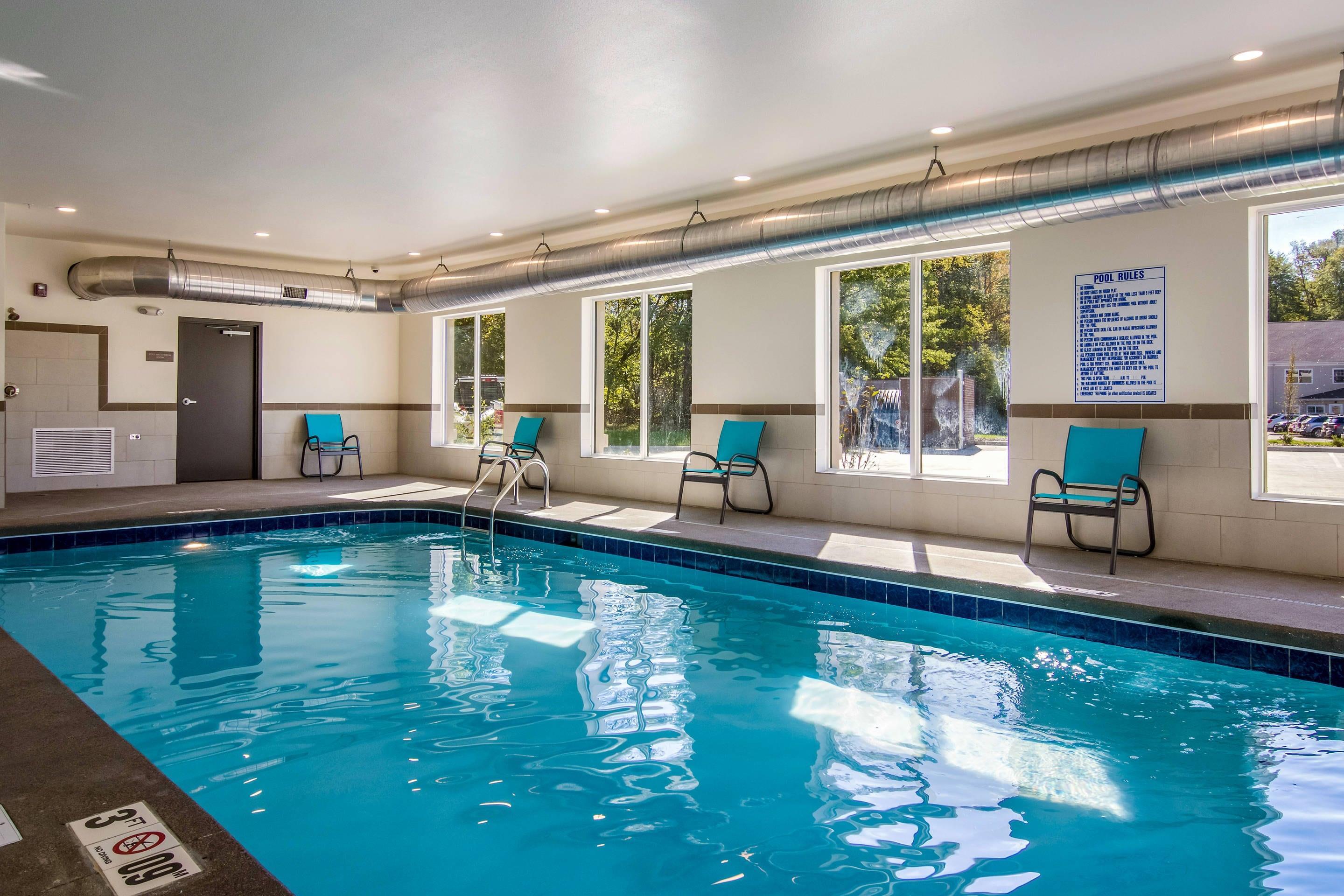 Indoor pool | Comfort Suites