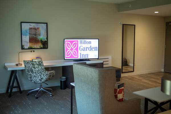  - Hilton Garden Inn South Waco - I-35, Exit 330A