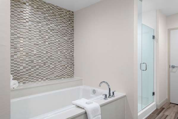  - Hilton Garden Inn South Waco - I-35, Exit 330A