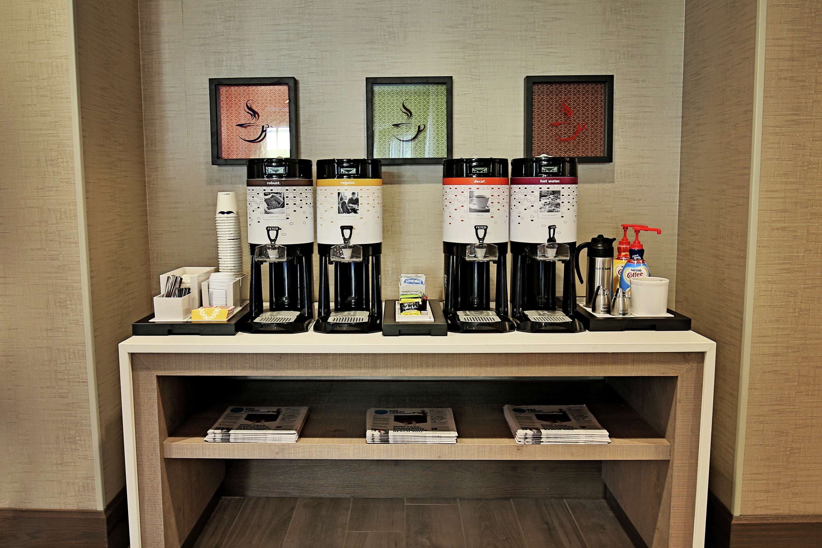 Lobby | Hampton Inn & Suites Asheville Biltmore Area