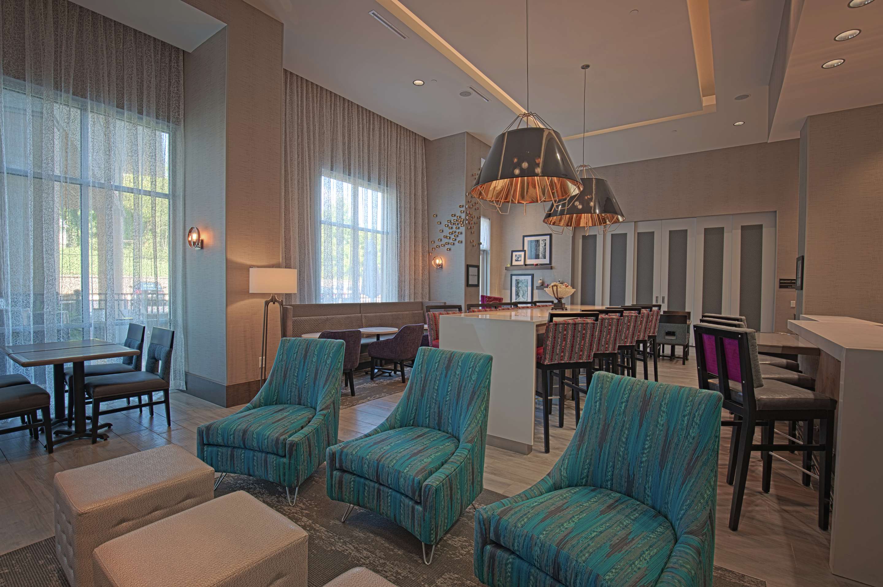 Lobby | Hampton Inn & Suites Asheville Biltmore Area