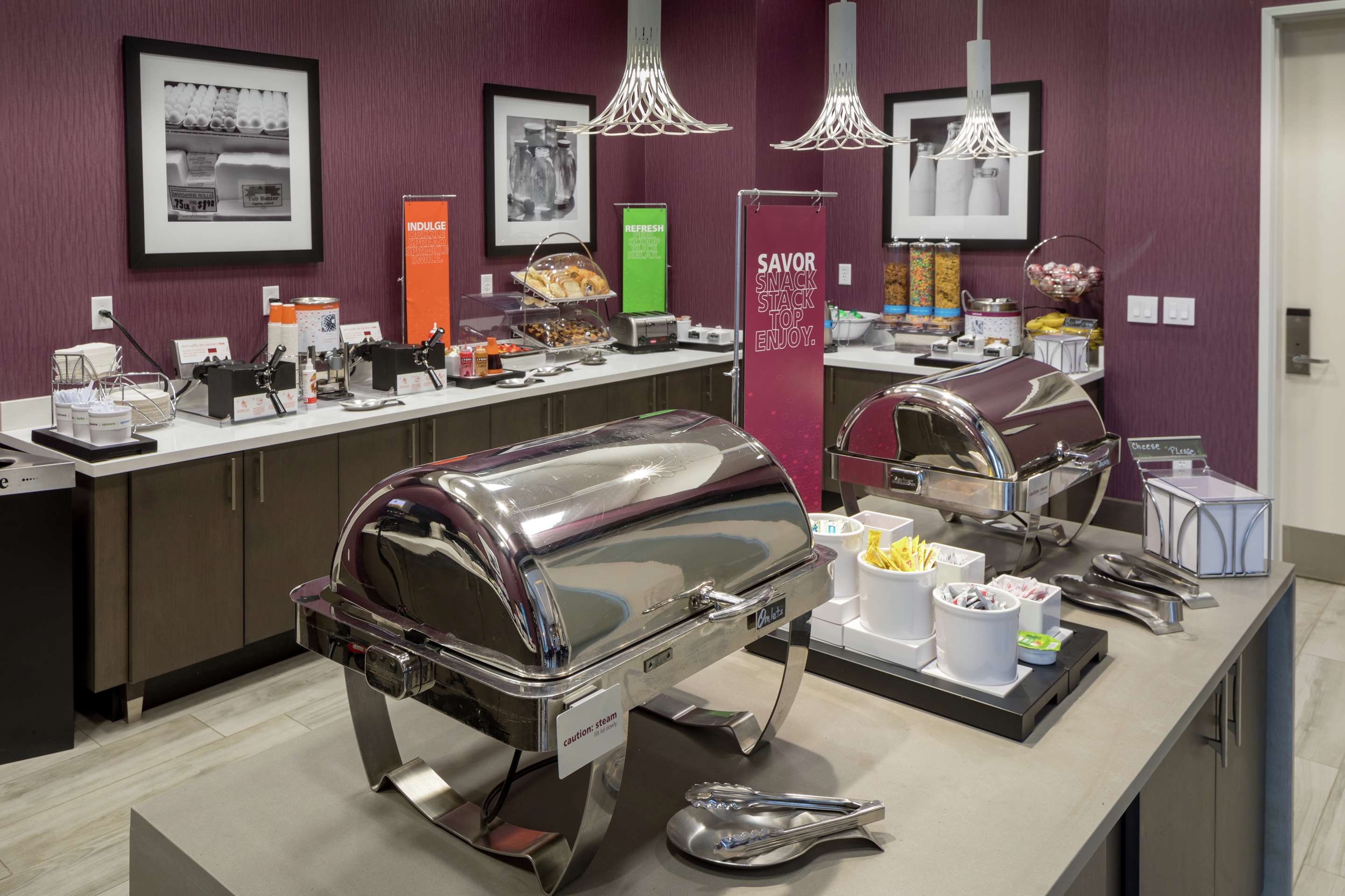 Breakfast Area | Hampton Inn & Suites Asheville Biltmore Area