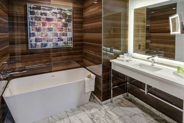  - Hilton Hotel Cool Springs Franklin - I-65, Exit 68