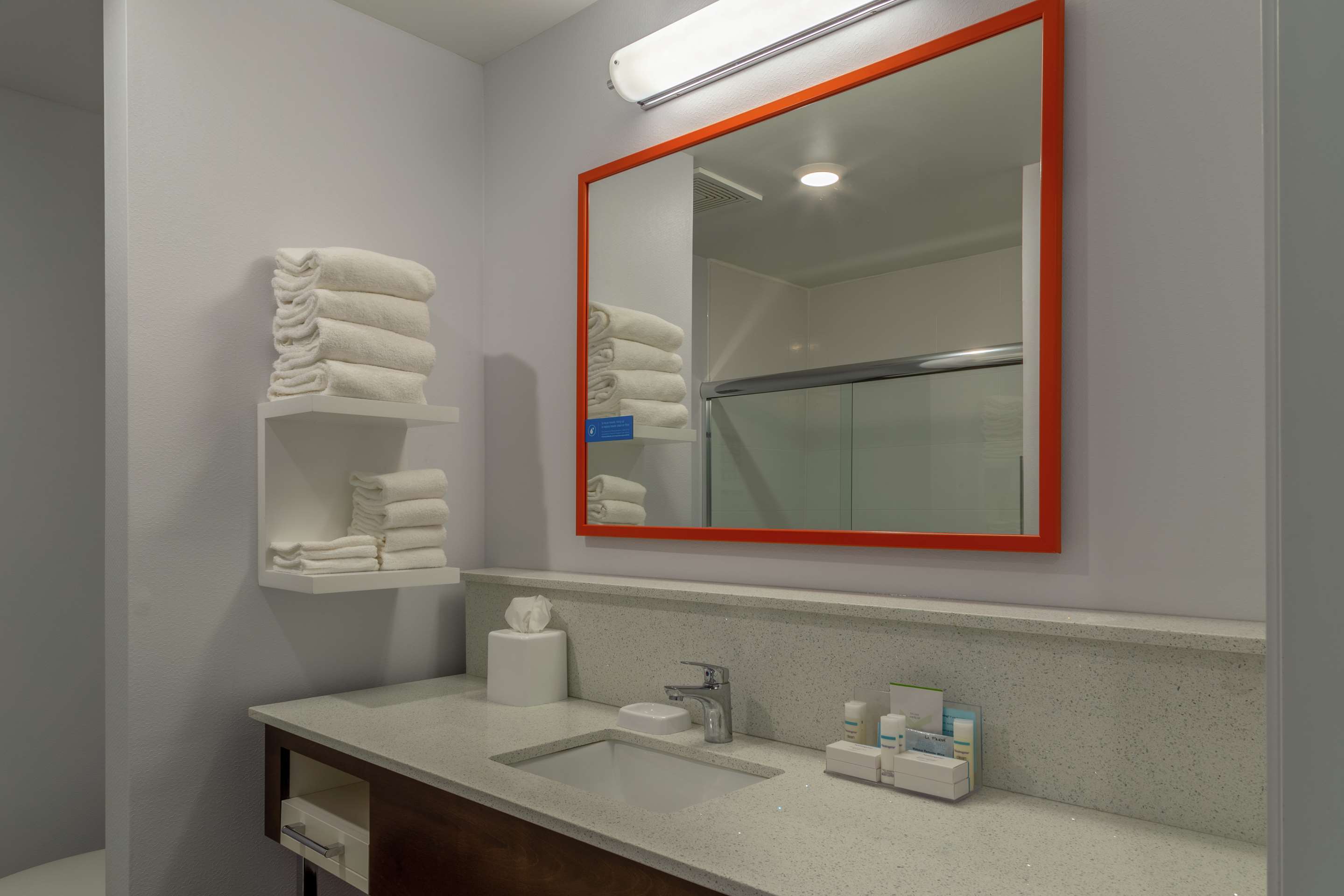 Guest room bath