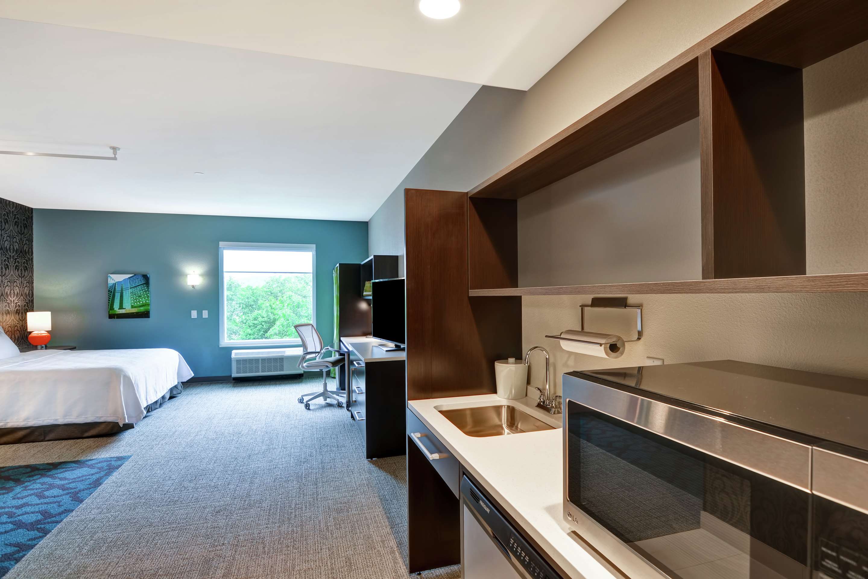 Guest room
