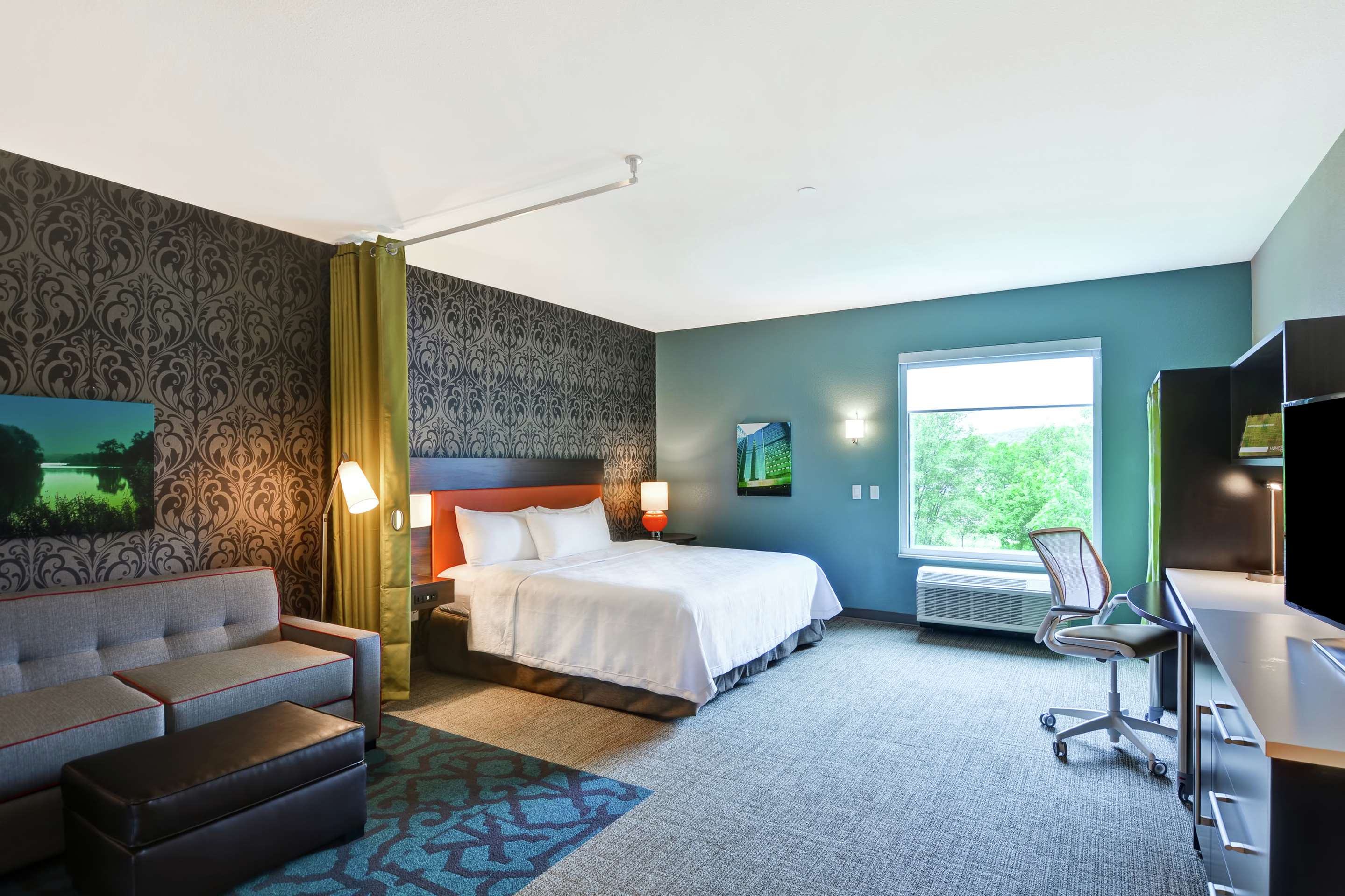 Guest room