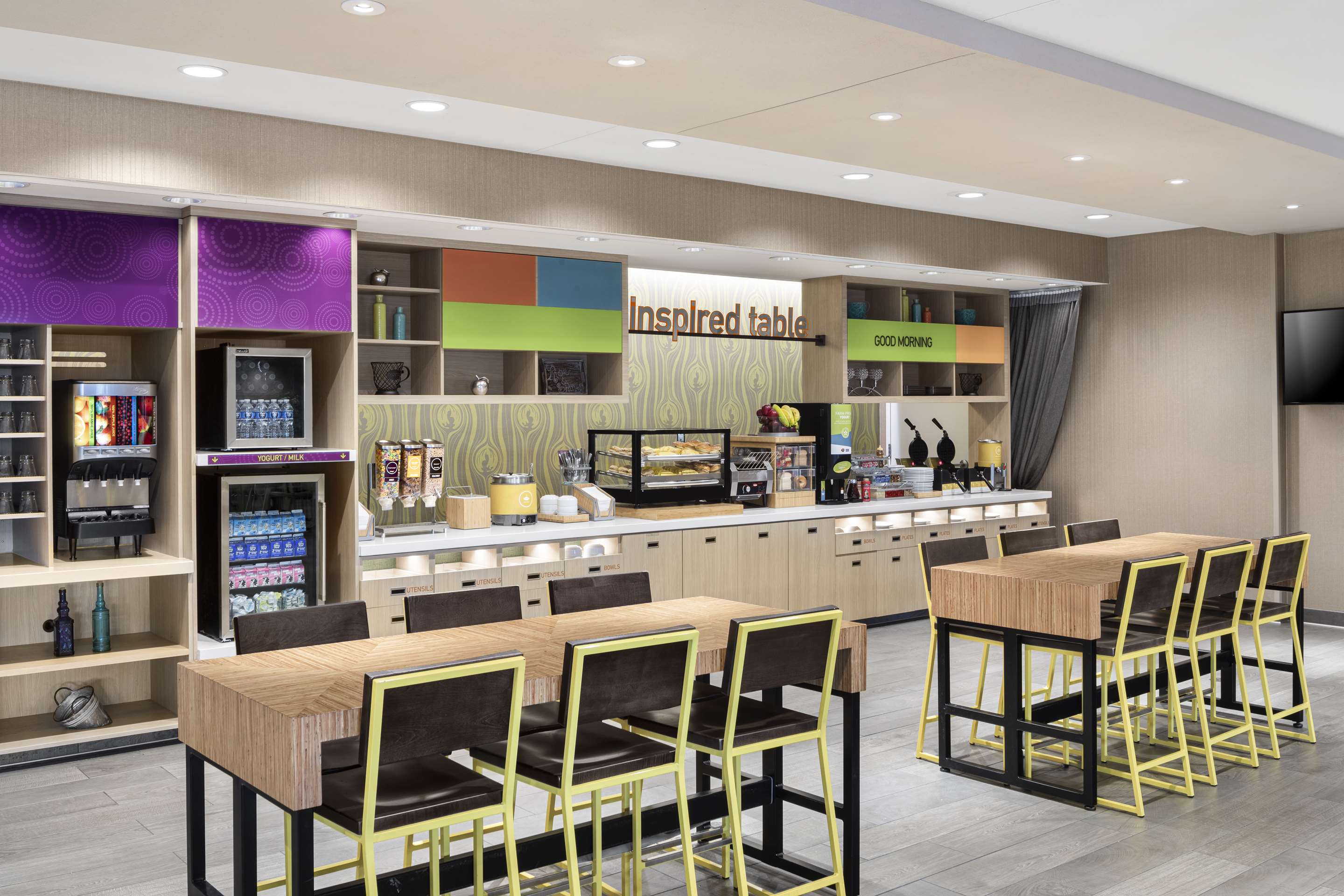 Breakfast Area | Home2 Suites by Hilton Rochester Mayo Clinic Area