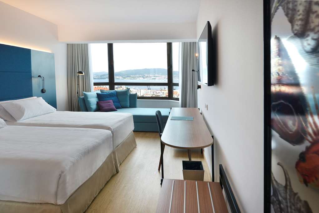 OCCIDENTAL VIGO-guestroom-Guest Room,On-Site.jpg