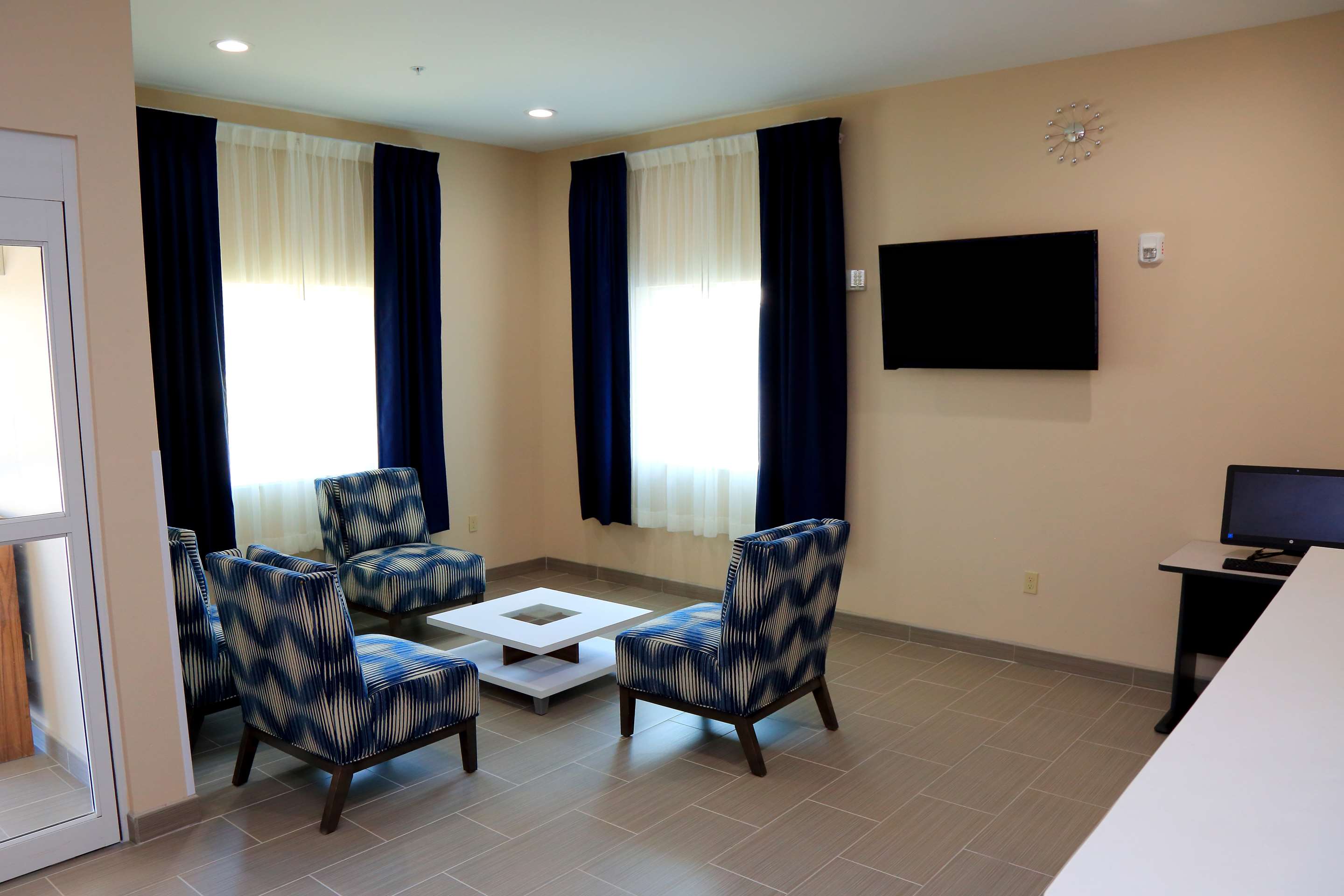 Lobby | Americas Best Value Inn & Suites Prairieville