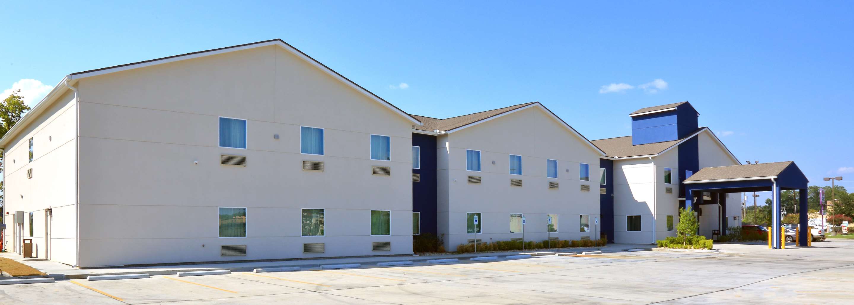 Side Exterior | Americas Best Value Inn & Suites Prairieville