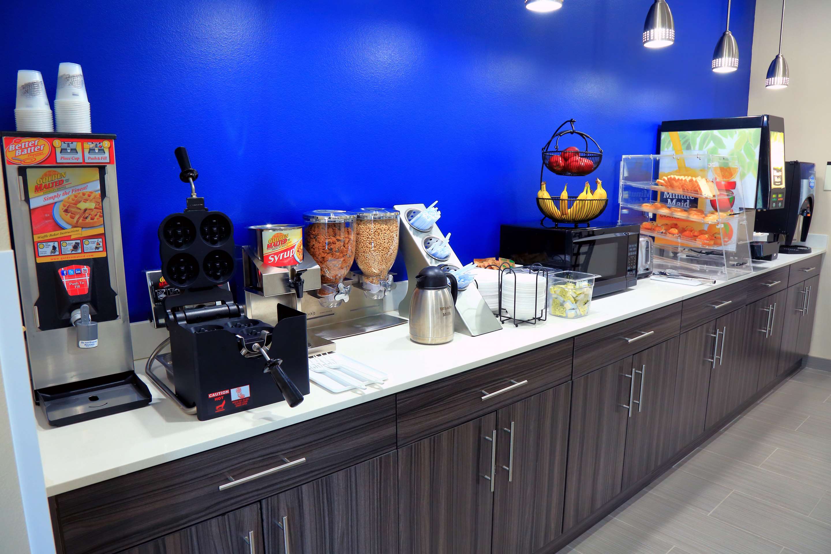 Breakfast Area | Americas Best Value Inn & Suites Prairieville