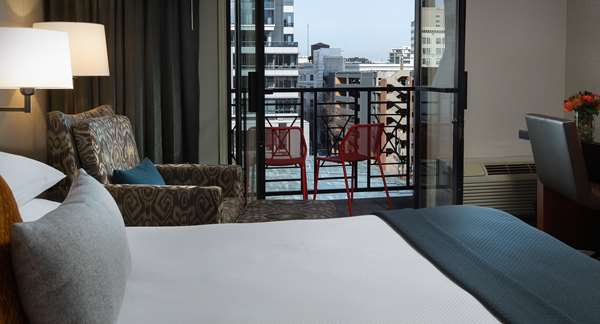  - Paramount Hotel Portland