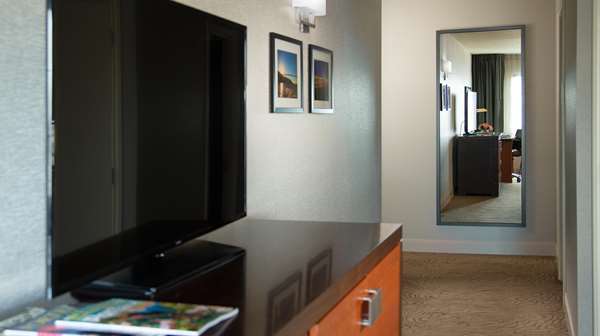  - Paramount Hotel Portland