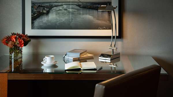  - Paramount Hotel Portland