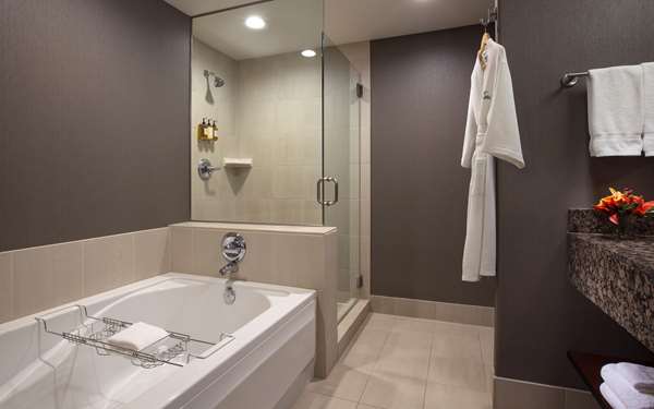  - Paramount Hotel Portland