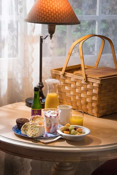 Restaurant - Sea Otter Inn Cambria