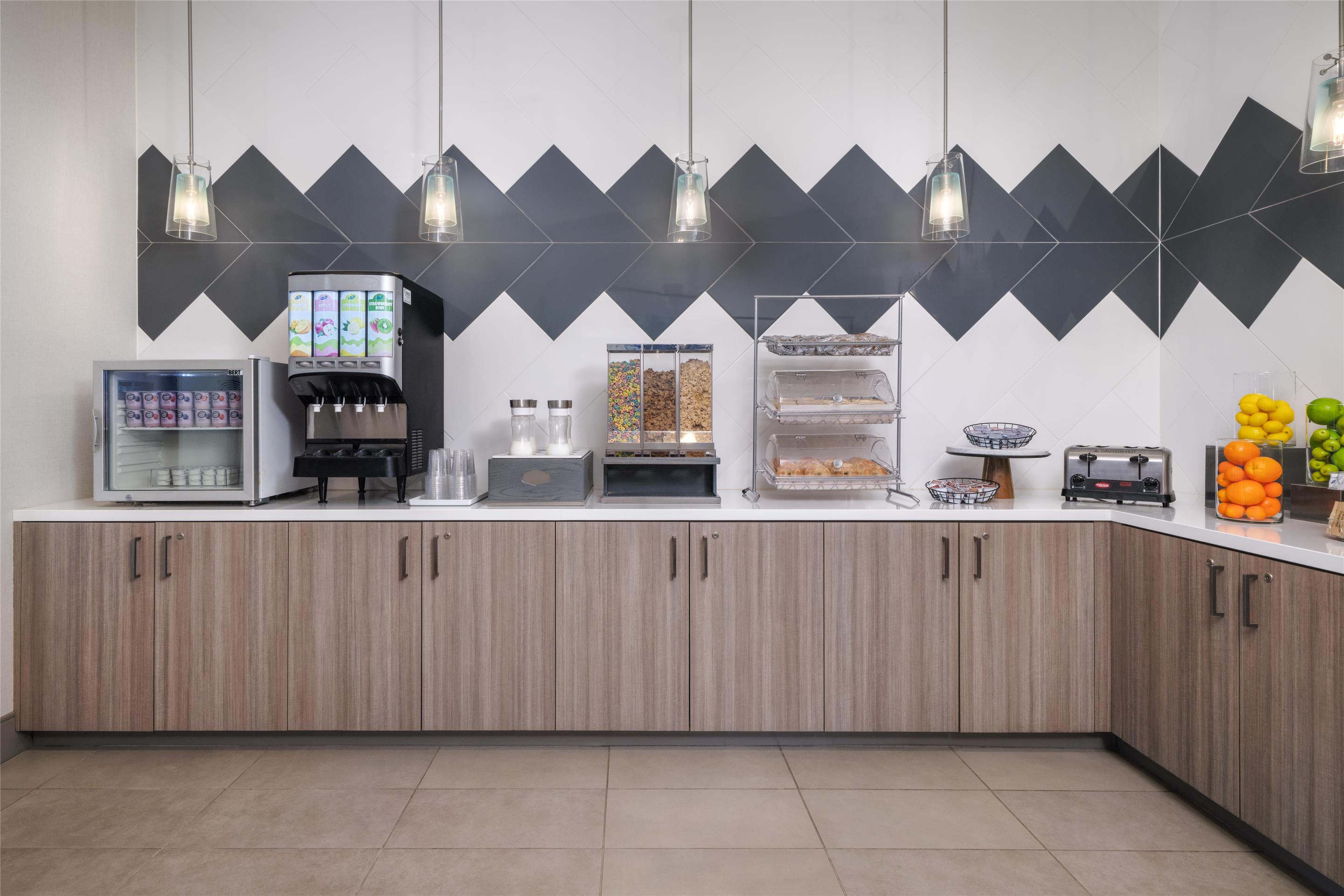 Breakfast Area | Best Western Premier Hotel at Fisher's Landing