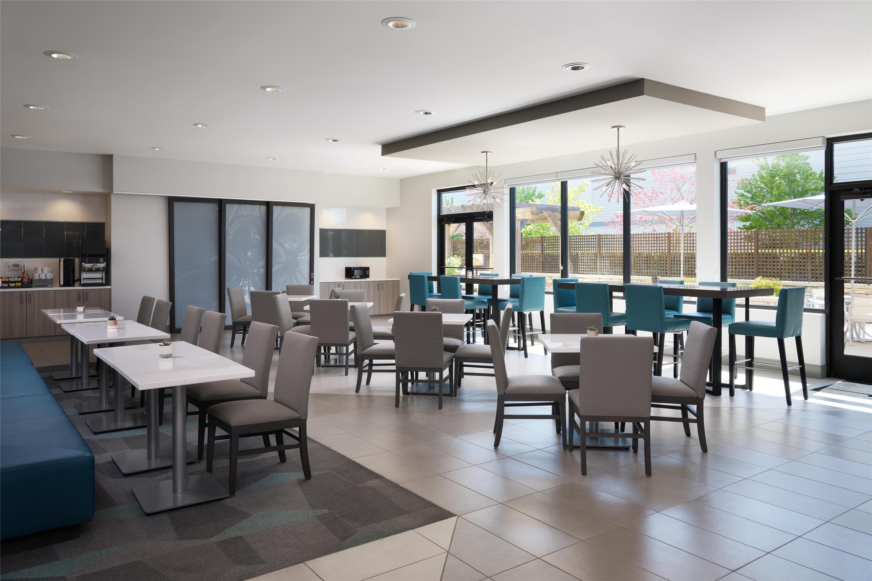Restaurant | Best Western Premier Hotel at Fisher's Landing