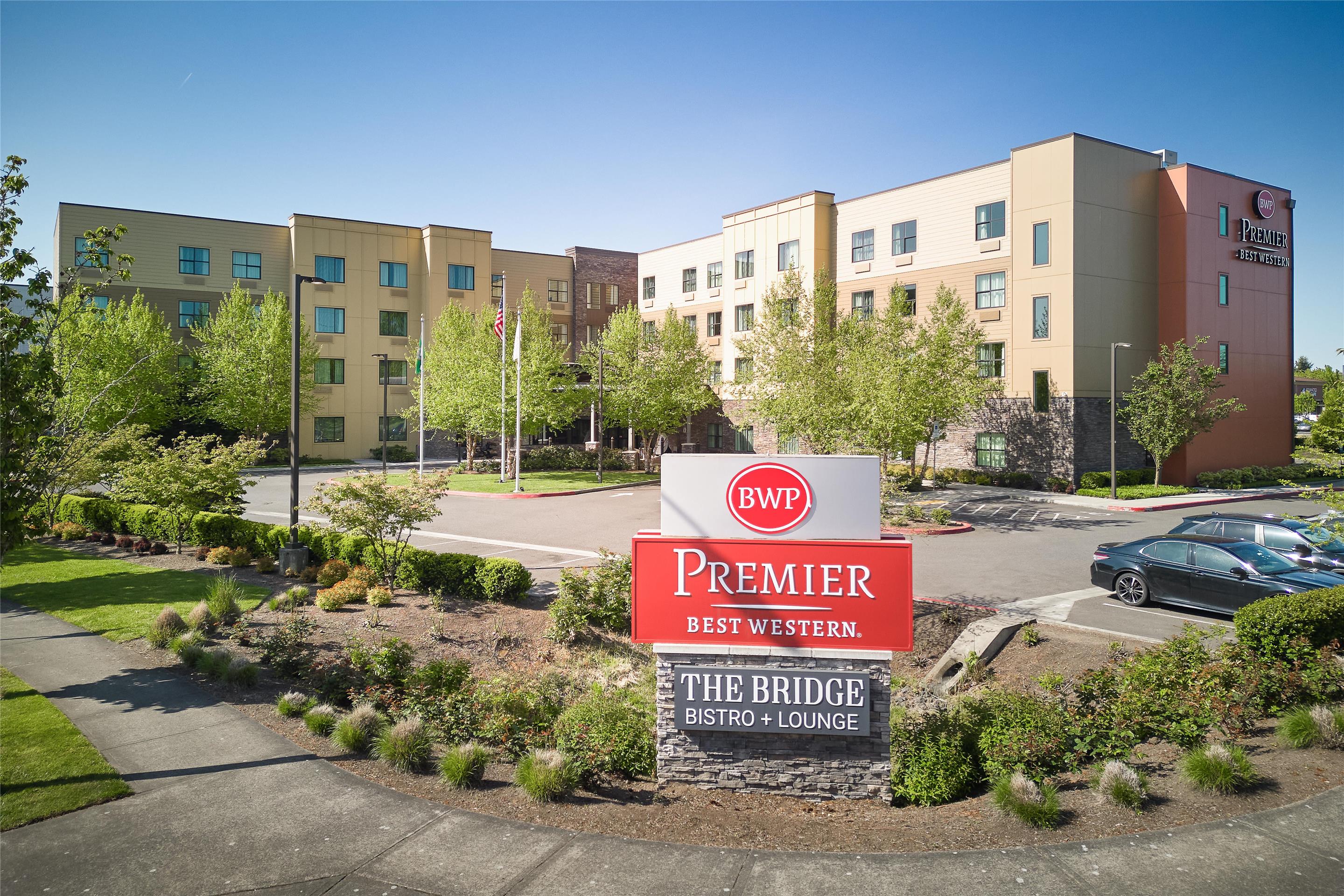 Exterior | Best Western Premier Hotel at Fisher's Landing