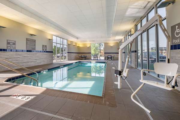 Pool - GLo Best Western Lexington Hotel - I-64 & I-75, Exit 115