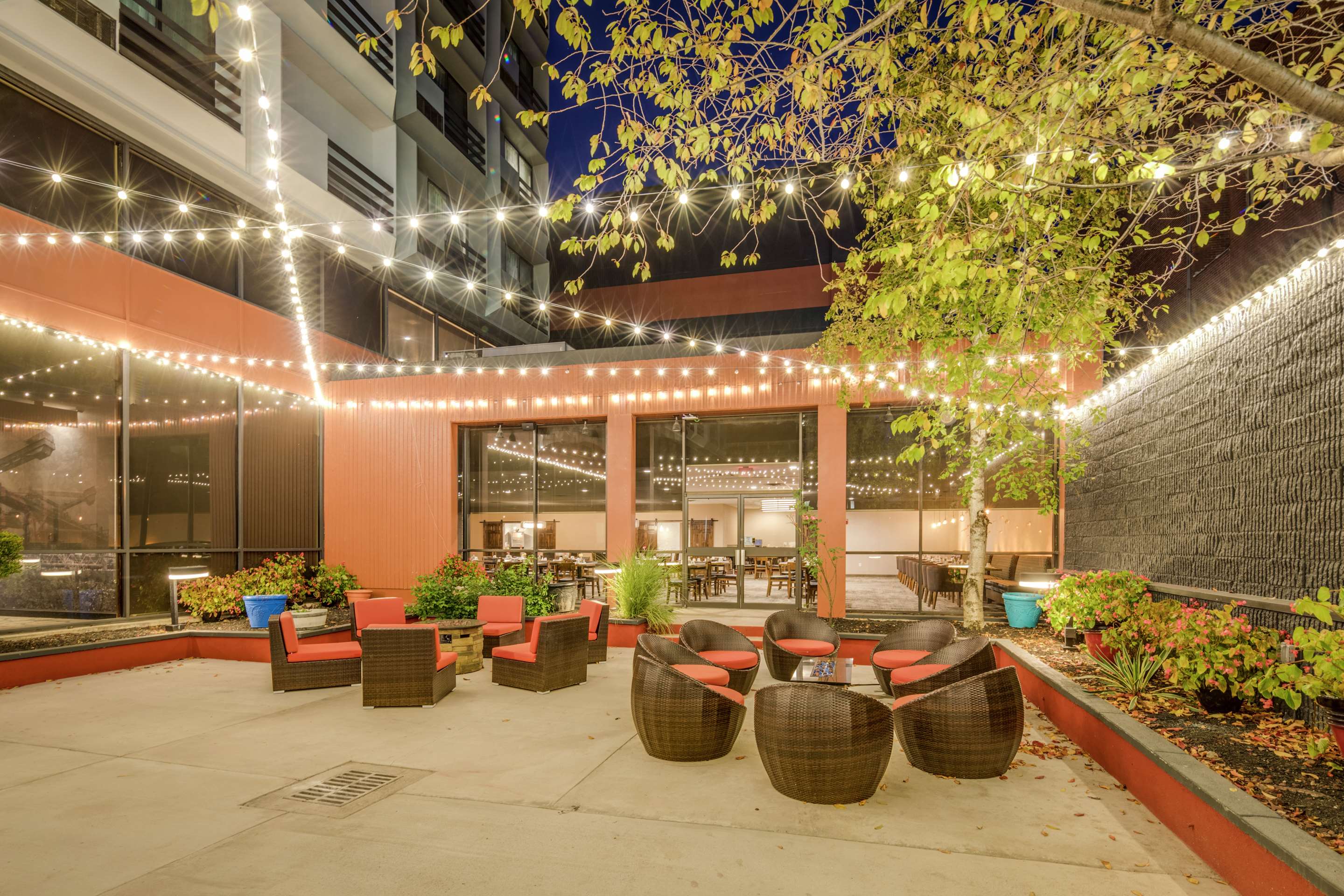 Exterior | DoubleTree by Hilton Huntington
